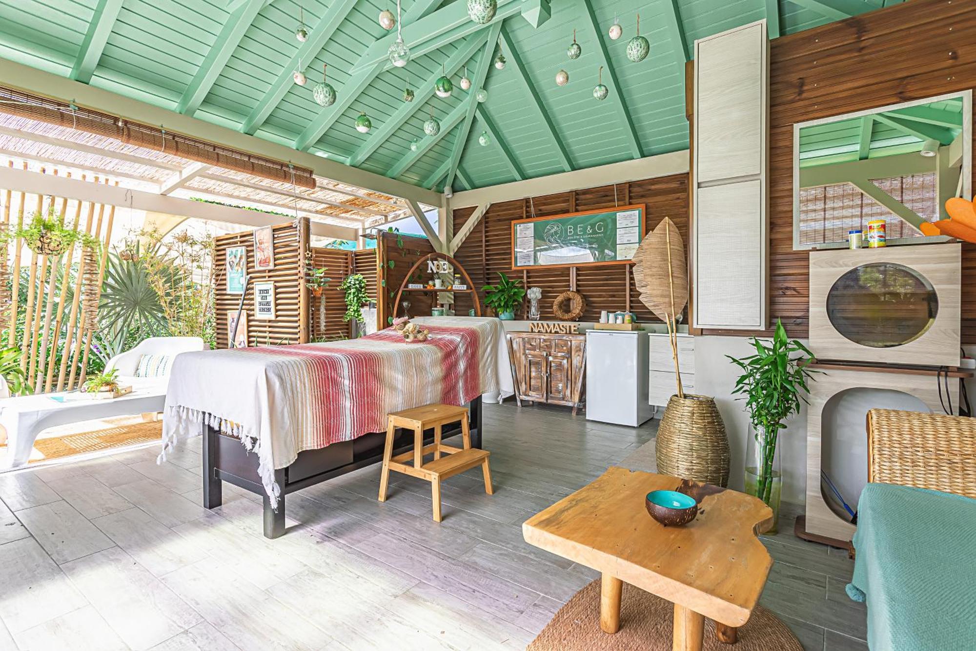 Magnifique Bungalow et Jacuzzi au cœur des plages Le Moule Extérieur photo
