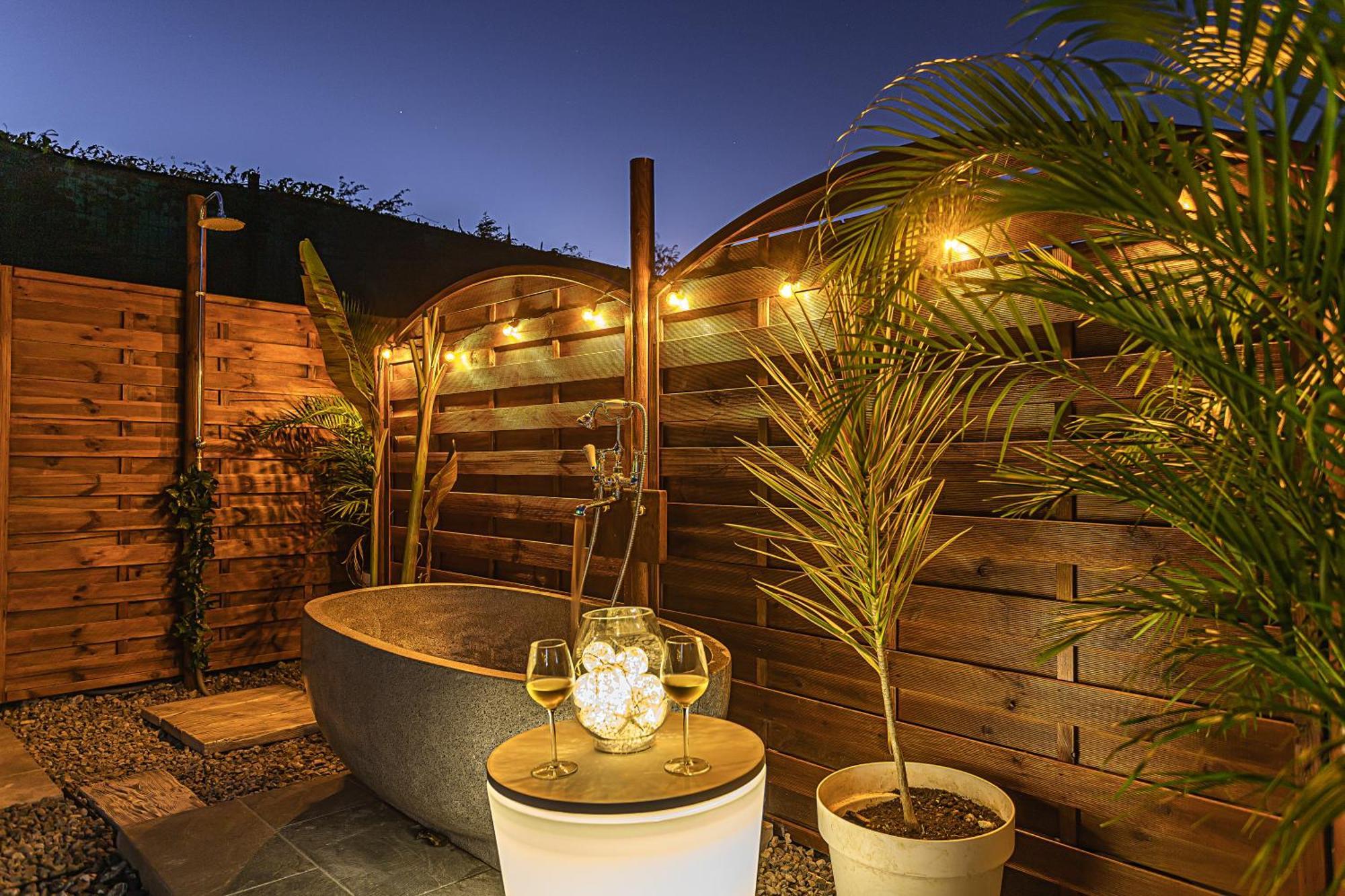 Magnifique Bungalow et Jacuzzi au cœur des plages Le Moule Extérieur photo