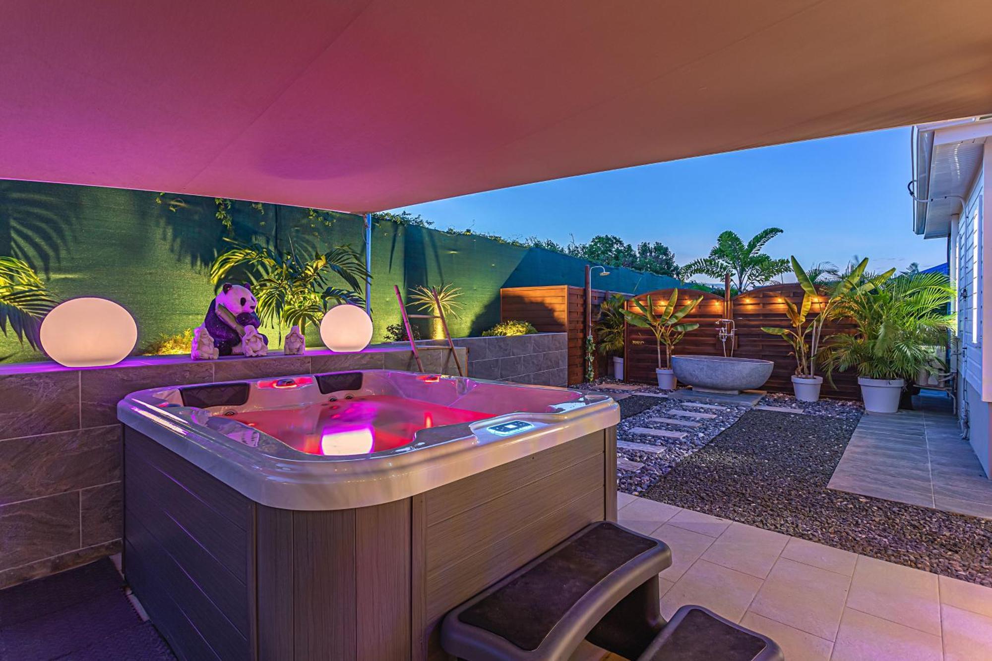 Magnifique Bungalow et Jacuzzi au cœur des plages Le Moule Extérieur photo